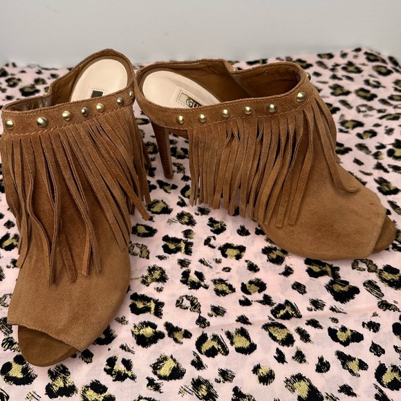 Guess Fringe Mule Heels Suede Studded Tan - Picture 7 of 7